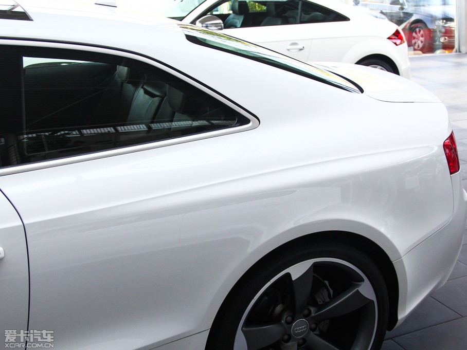 2014?yun)WRS5 Coupe ؄e