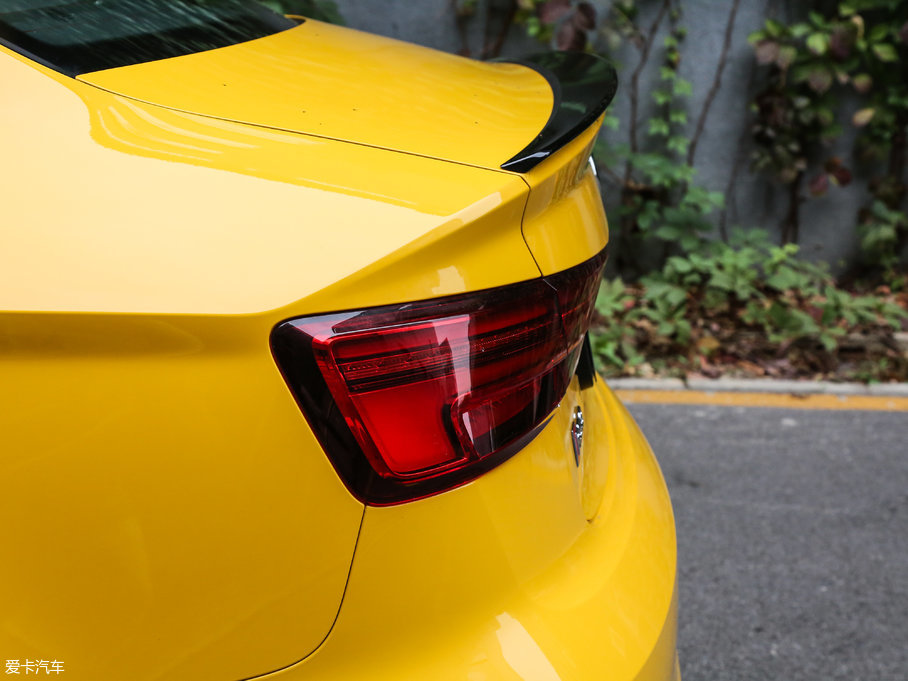 2017��?yu��n)W��RS3 Limousine