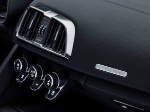 2018款V10 RWS 中控区