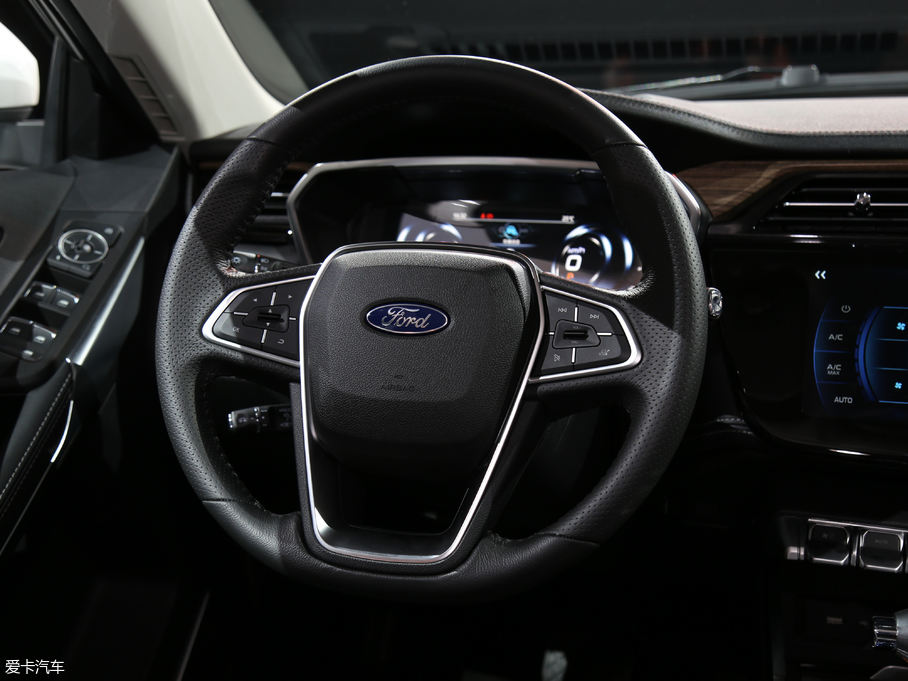 2019I EcoBoost 145 CVTIPlus V