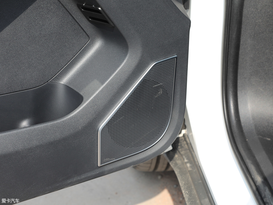 2019I EcoBoost 145 CVTI V