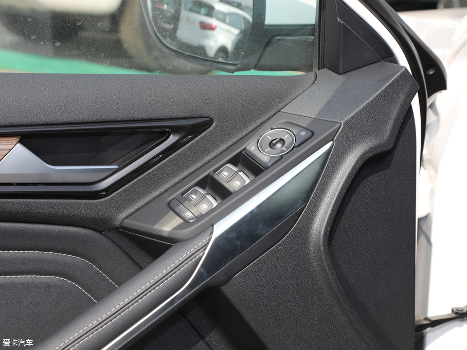 2019I(lng) EcoBoost 145 CVTI(lng) V