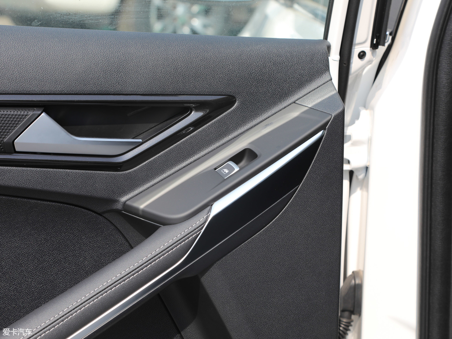 2019I EcoBoost 145 CVTI V