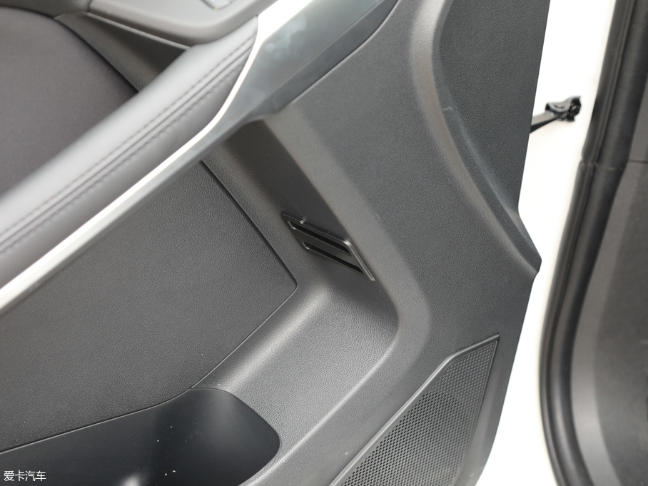 2019I EcoBoost 145 CVTI V