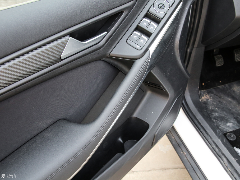 2019I EcoBoost 145 քӾI V