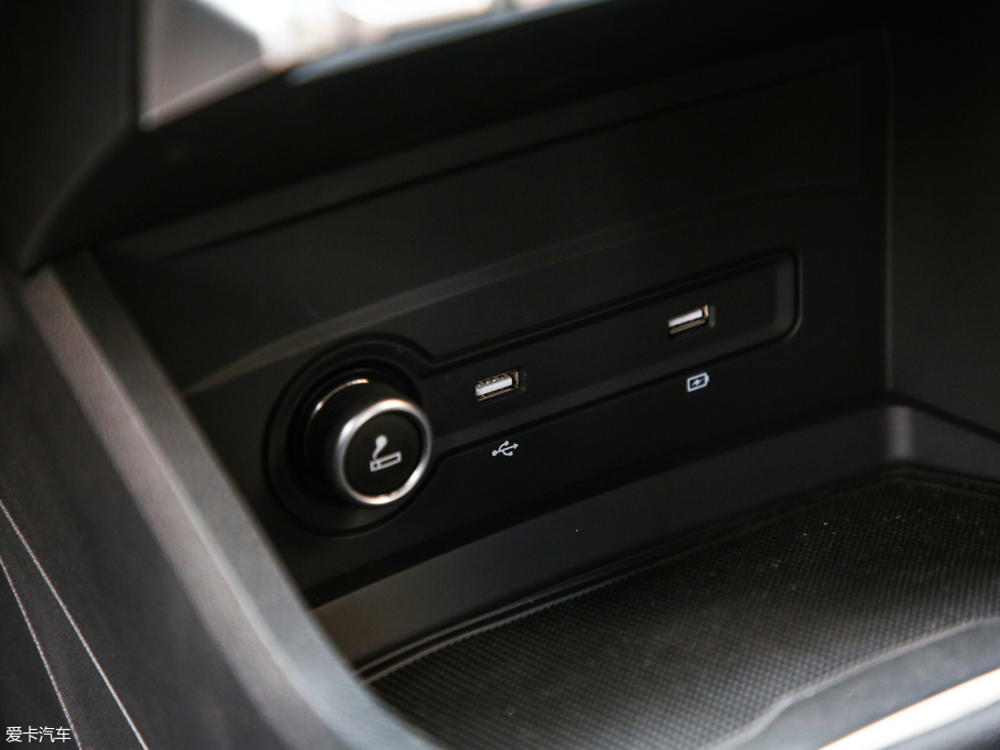 2019I EcoBoost 145 քӾI V