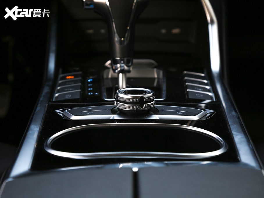 2019I(lng) EcoBoost 145 CVT 48VI(lng)Plus (gu)VI