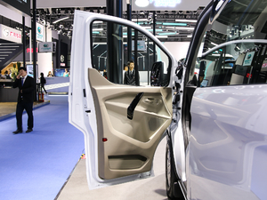 2019��2.0T ���S��픲��� 7�� ��VI �{�λ܇�T