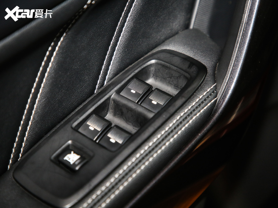 2020· 2.3T Ԅ(q)A 7 VI