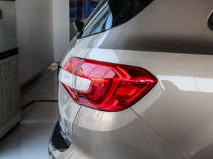 2020\Ӱ 2.3T ԄŞ 7 VI ^