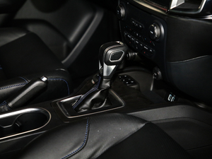 2020\Ӱ 2.3T ԄŞ 7 VI п؅^