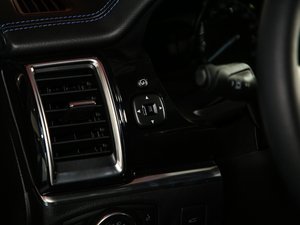 2020\Ӱ 2.3T ԄŞ 7 VI п؅^