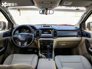 2020款2.3T 汽油自动四驱菁英版 5座 国VI 内饰全景