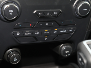 20202.3T ԄA 7 VI {{