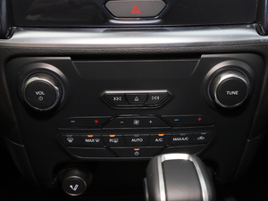 2020\Ӱ 2.3T ԄA 5 VI п؅^