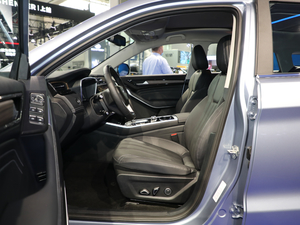 2020款S EcoBoost 145 CVT 48V尊领型Plus 前排空间