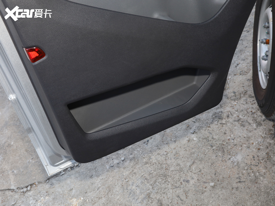 2020��ȫ� 2.0T �๦������܇(ch��)���S����p�_(k��i)β�T(m��n) ���� ��(gu��)V