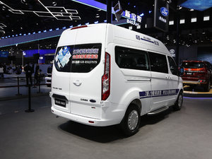 2020款2.0T 自动多功能商用车中轴低顶双开尾门 汽油 国VI 整体外观