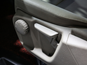 2020��2.0T �ԄӶ๦������܇���S�������β�T ���� ��VI ���g����