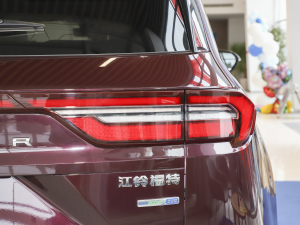 2021EcoBoost 225 I 6 β