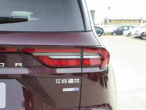 2021EcoBoost 225 IPlus 7 β