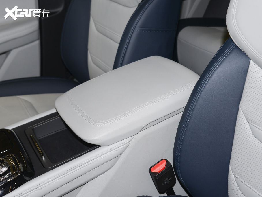 2022���I� EcoBoost 170 ���I��