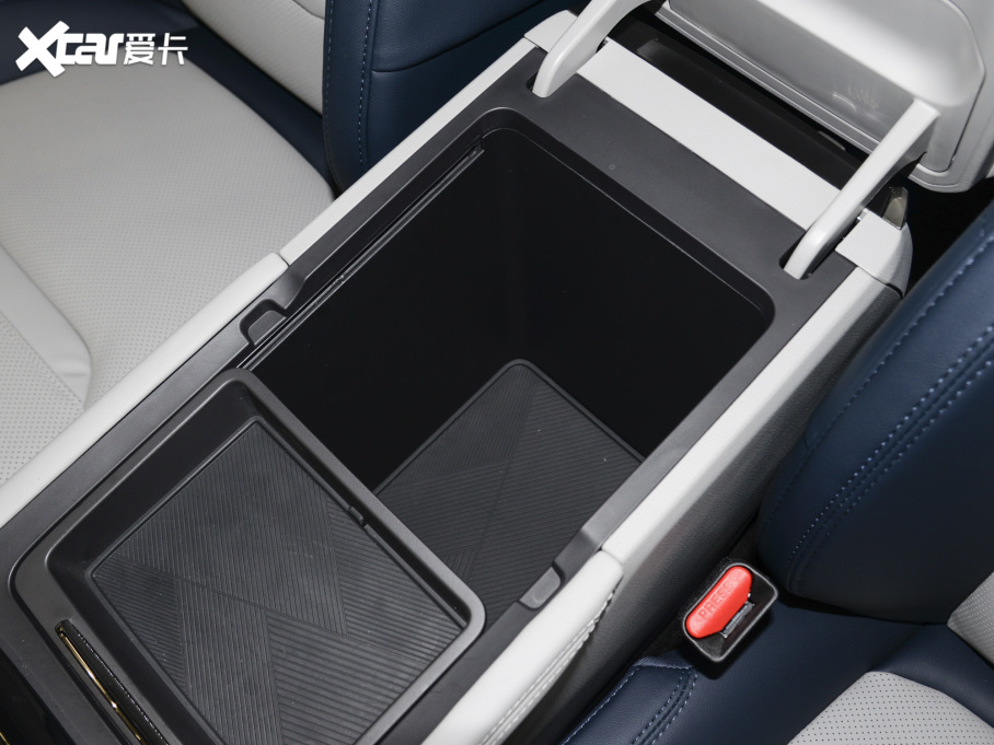 2022���I� EcoBoost 170 ���I��