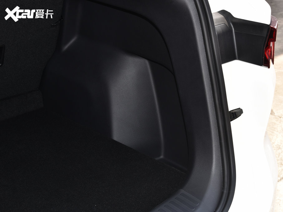 2022I EcoBoost 170 KI