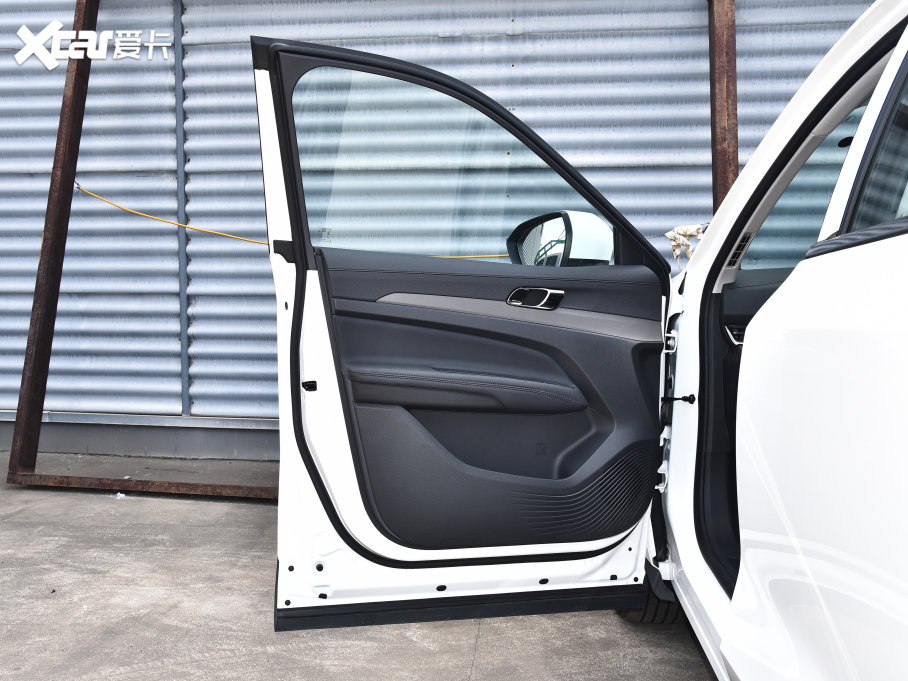 2022I EcoBoost 170 KI