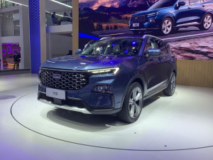 2022款EcoBoost 170 尊领型PLUS 整体外观