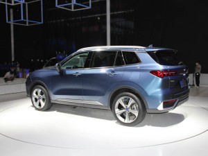 2022款EcoBoost 170 尊领型PLUS 整体外观