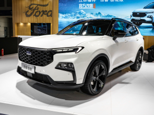 2022O EcoBoost 170 Ӱ ǰ45