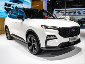 2022O EcoBoost 170 Ӱ ǰ45