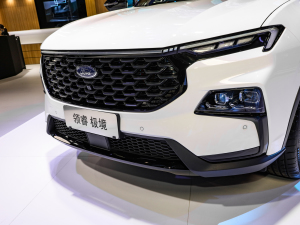 2022O EcoBoost 170 Ӱ ^