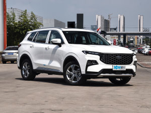 2022款EcoBoost 170 铂领型 右前45度