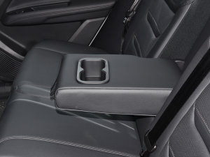2022款EcoBoost 170 铂领型 后排中央扶手