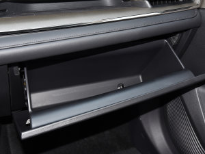 2022款EcoBoost 170 铂领型 手套箱