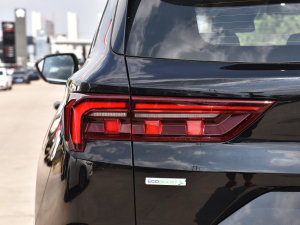 2022EcoBoost 170 I ^