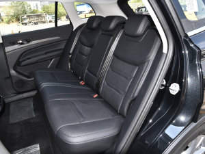 2022款EcoBoost 170 精领型 后排座椅
