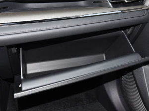 2022款EcoBoost 170 精领型 手套箱