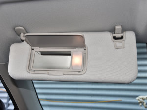 2022款EcoBoost 170 精领型 遮阳板（左）