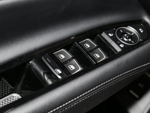 2023款EcoBoost 225 铂领型 7座(2/2/3) 主驾车窗控制区	