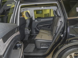 2023款EcoBoost 225 尊领型 7座(2/3/2) 后排空间