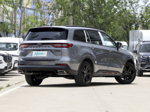 2023款EcoBoost 225 黑曜倾橙版尊领型PLUS 7座(2/2/3) 右后45度