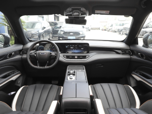 2023款EcoBoost 225 黑曜倾橙版尊领型PLUS 7座(2/2/3) 内饰全景