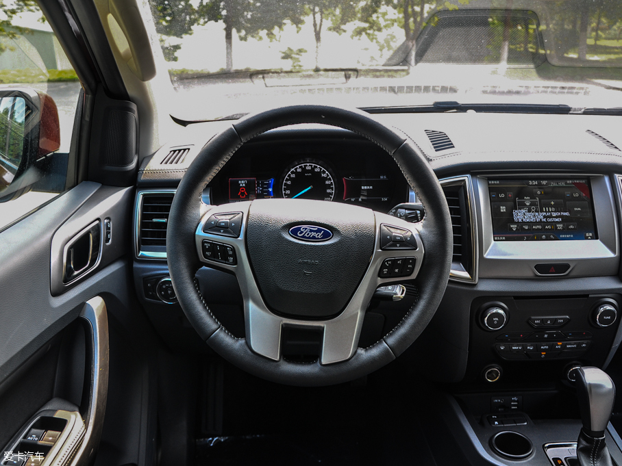 2016�·�� 2.0L GTDi �ԄӃ����A�� ����