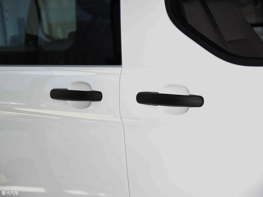 2017��ȫ� 2.0T ���S5����픶๦��܇ ���� ��V