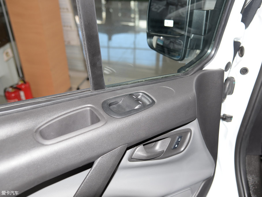 2017��ȫ� 2.0T ���S5����픶๦��܇ ���� ��V