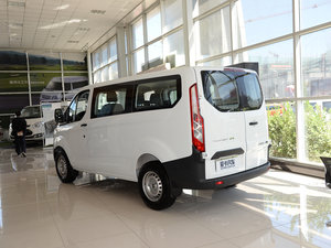 2017款2.0T 短轴5座低顶多功能车 汽油 国V 左后45度