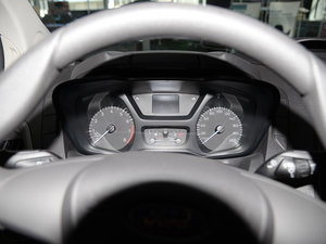 2017款2.0T 短轴5座低顶多功能车 汽油 国V 仪表